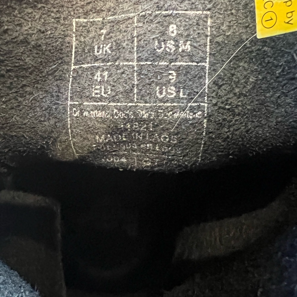 Dr. Martins black size 9 - Picture 2 of 3